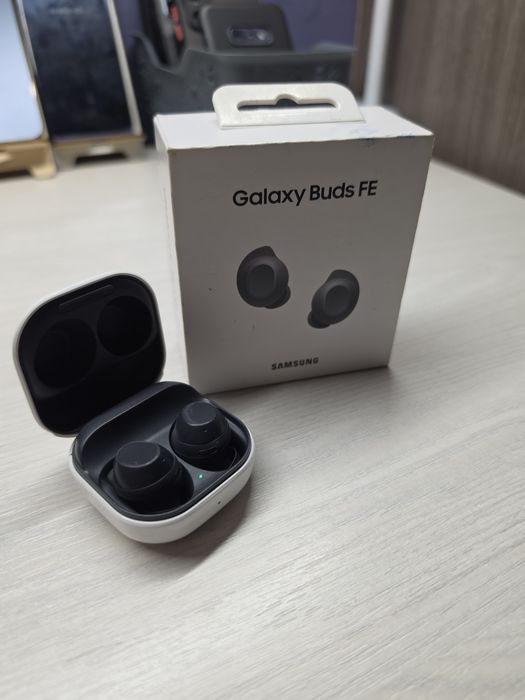 Продам Samsung buds Fe. Полный комплект
