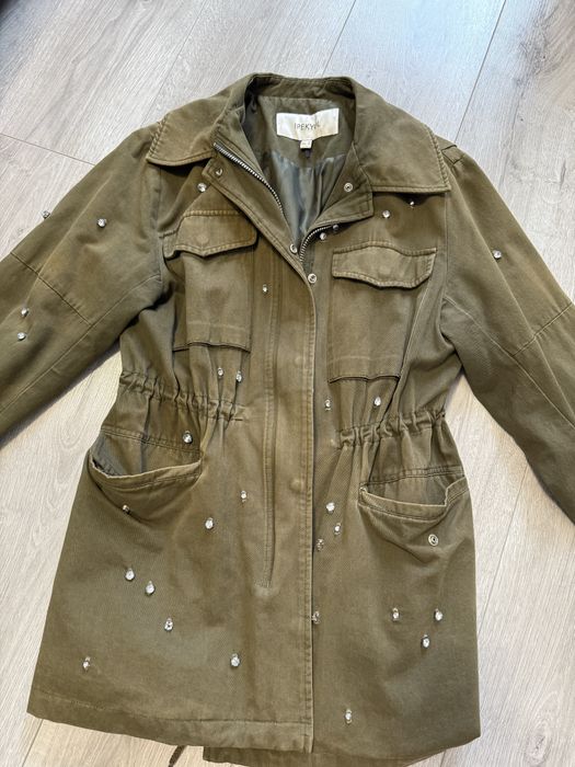 Продам парку, размер 42-44