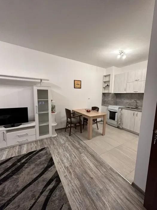 Дава се под наем Тристаен апартамент в София, Витоша - 85 кв.м за 797.64 € - Снимка #2