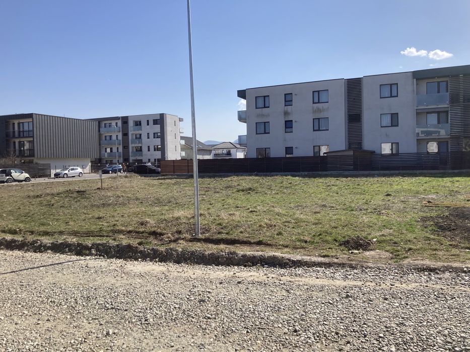 Proprierate 700mp. parcela Ghimbav Florilor. P+2