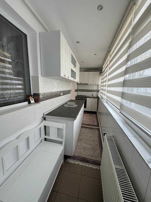 Pers fizica Inchiriez apartament 2 camere+living in Nicolina