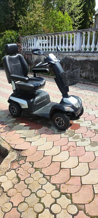 Cărucior scuter electric