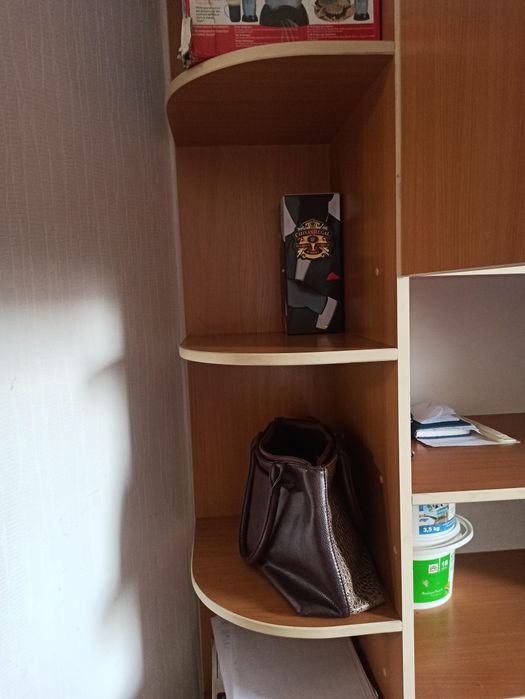 Шкаф для вещей ,высота 2м