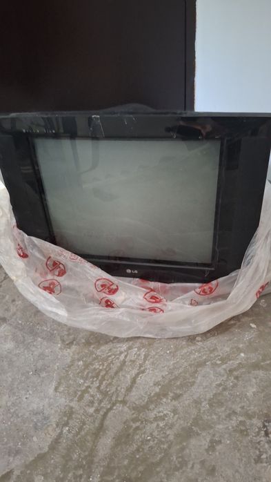 Отдам телевизор LG