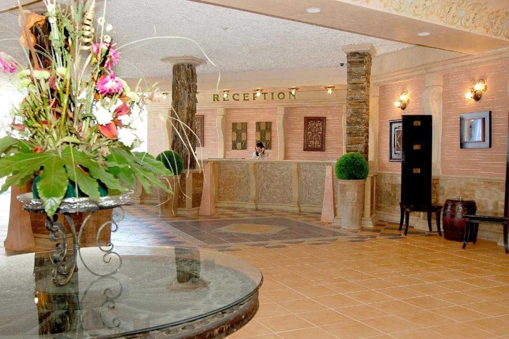 Стилен тристаен апартамент, Първа линия, Фронтална гледка море