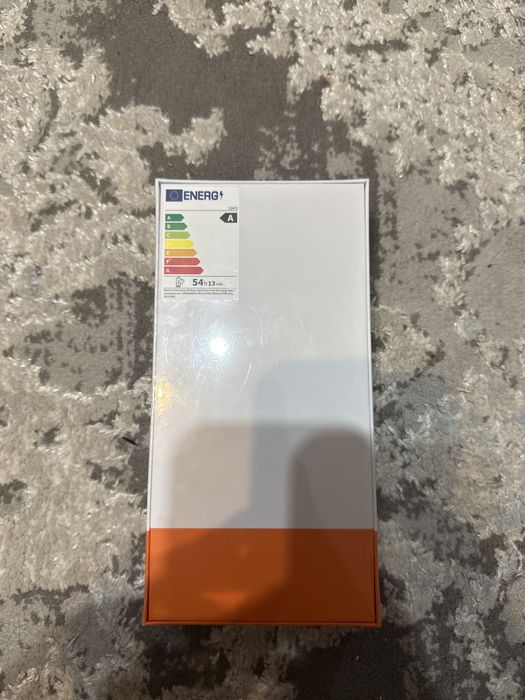 Продам новый телефон запечанный