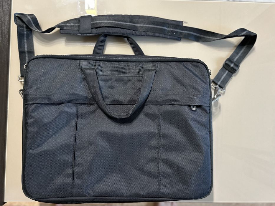 Geanta laptop Dell 17”, compartiment capitonat, curea umar inclusa