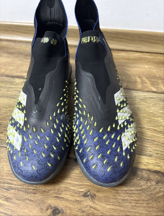 Сороконожки Adidas Predator