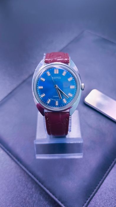 Часы Восток с синим циферблатом механизм 2409 на 17 камнях ЧЧЗ СССР