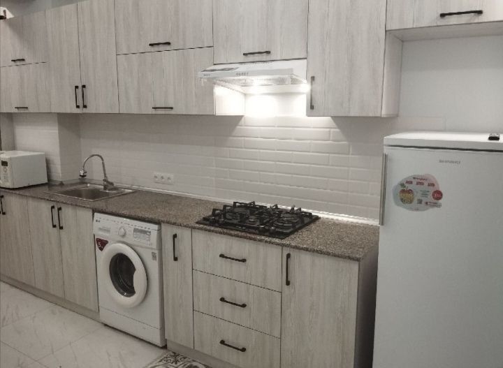 Chilonzorda, Novza metro yaqinida 2 xonali shinam uy.