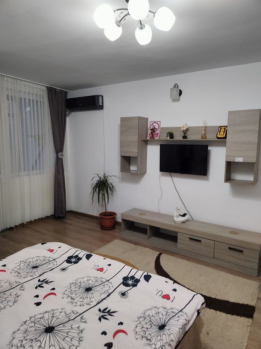 Inchiriez garsoniera regim hotelier in zona centrala.