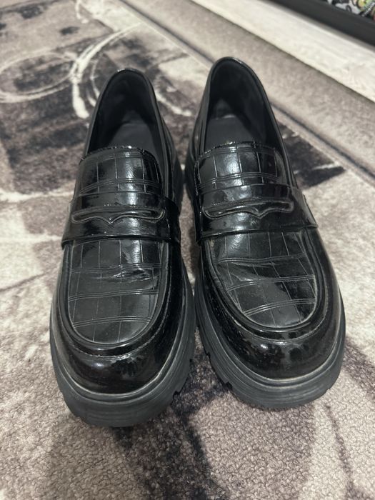 Продам лоферы размер 39