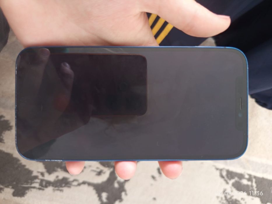 Продам или обменяю iPhone 12