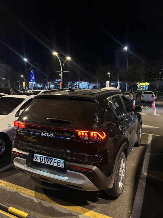 Kia Sonet Luxe..