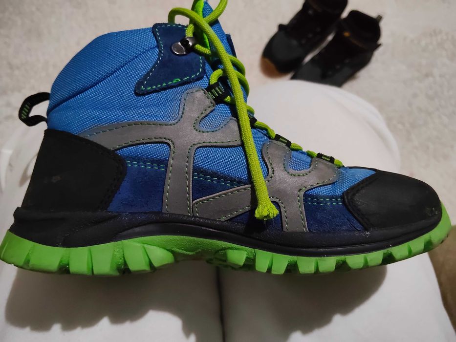 Обувки за момчета номер 34