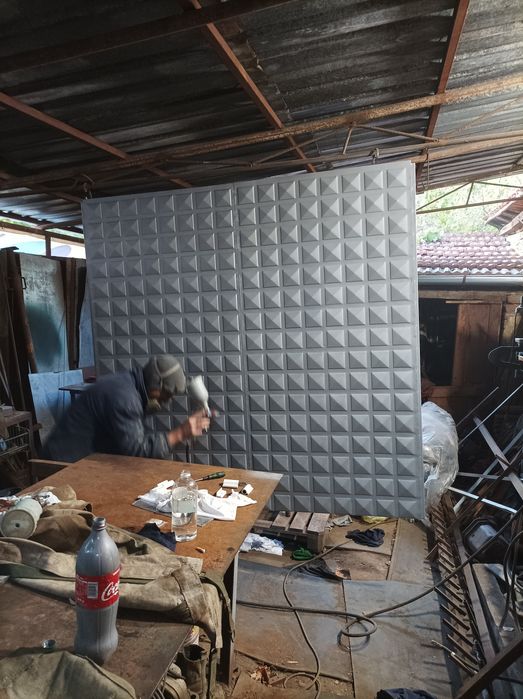 Врати,огради,парапети,метални конструкции.