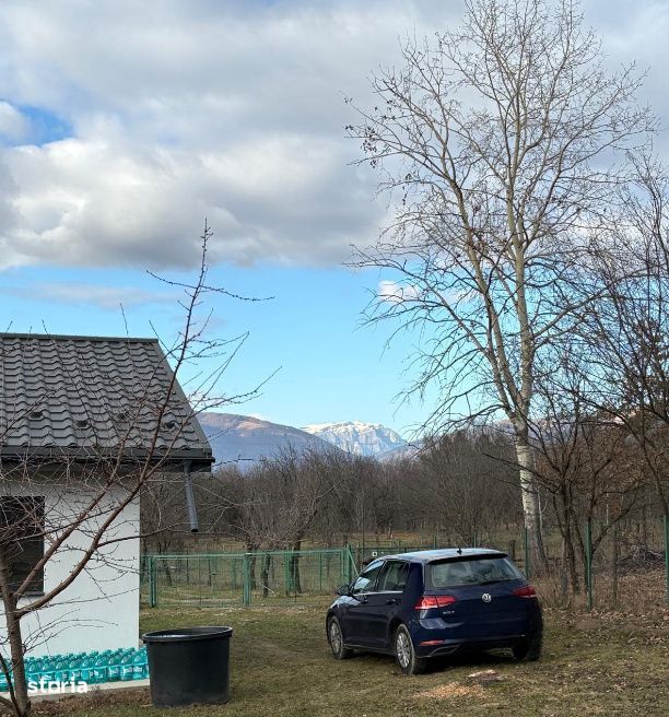 Casa de vacanta premium de vanzare in Breaza-intimitate, natura