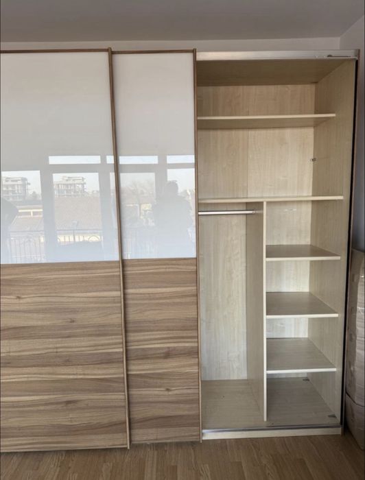 Dulap mare cu sina din lemn