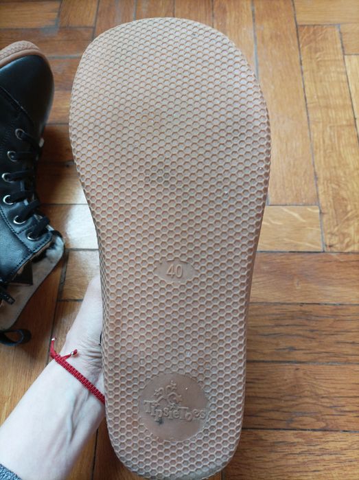 Продавам боси обувки естествена кожа