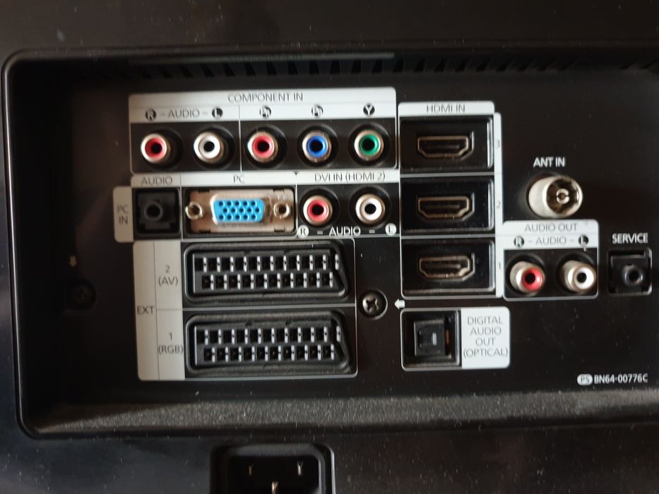 Продам на запчасти телевизор