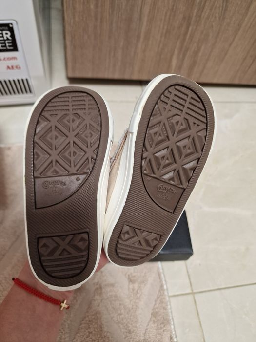 Кецове Converse с мече