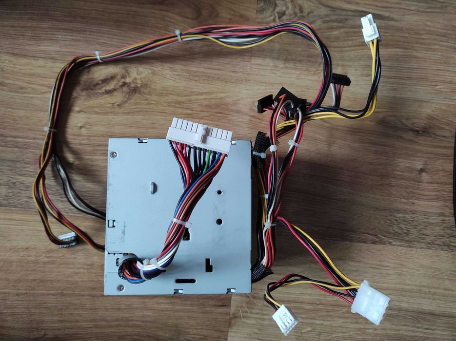 Марково Захранване от / за DELL