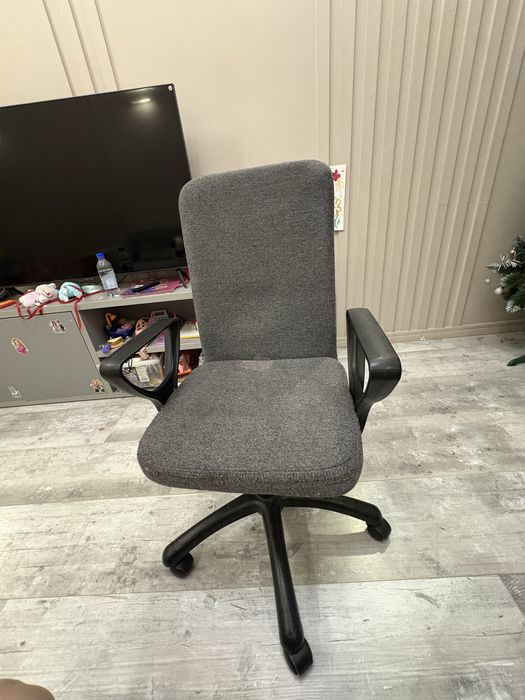 Кресло офисное рабочее