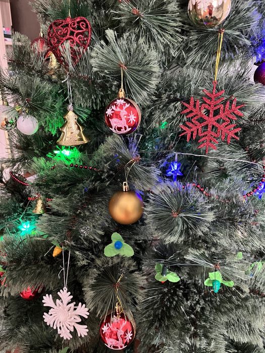 Продам ёлку 2,1 м