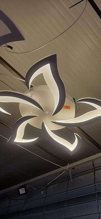 Lustra cu telecomanda