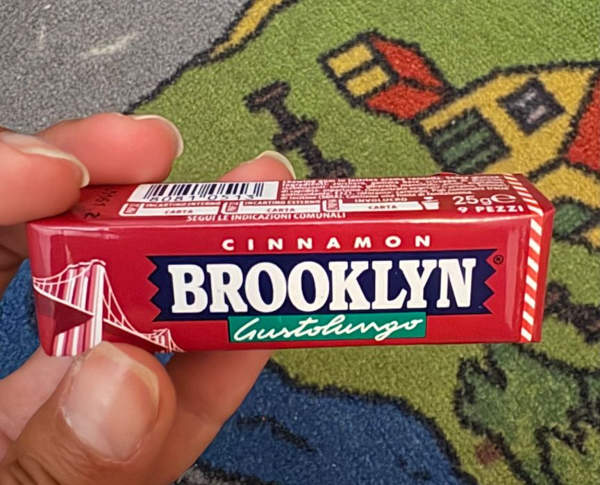 Guma de mestecat Brooklyn cu aromă de scorțișoară 25g