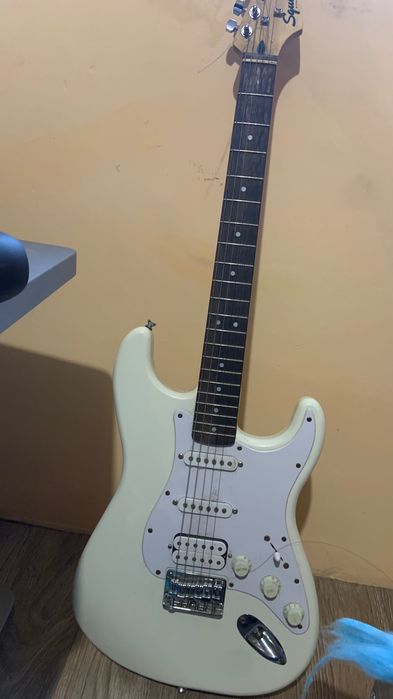 фендер скуайър статокастер за начинаещи