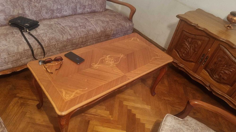Старинни Мебели от дърво