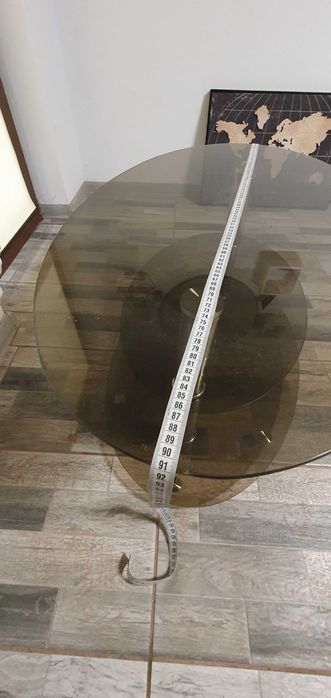 vând masă din sticlă