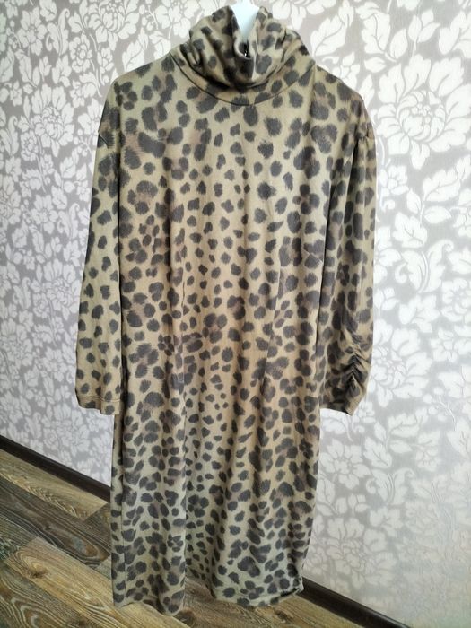 Платья хорошего качества по 1500