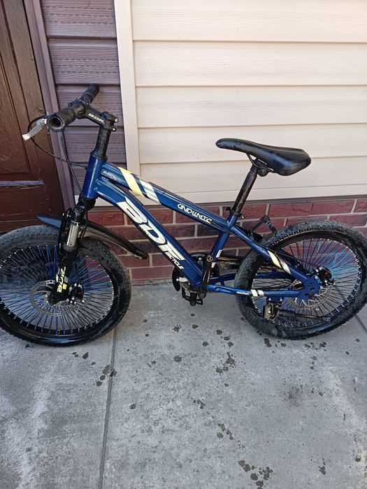 Продам. Велосипеды и самокат