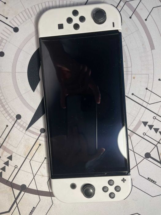 Nintendo Switch OLED Model alb Joy-Con + Super Mario Maker 2