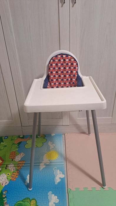 Scaun Antilop Ikea + masa detasabila + perna