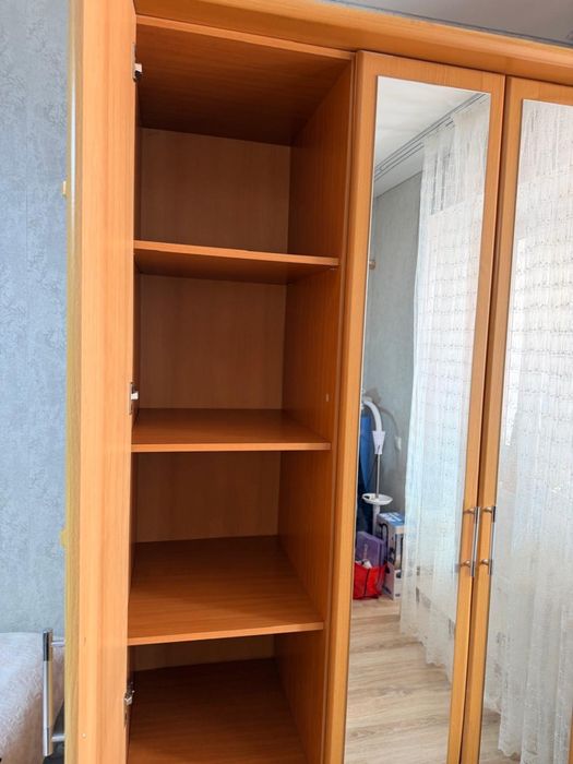 Продам шкаф срочно