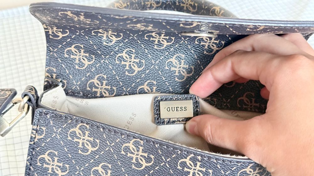 Чанта Guess 100 евро
