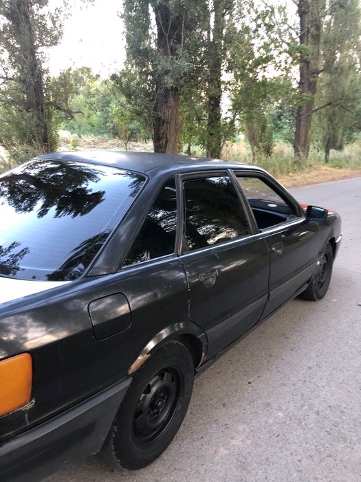 Продам Audi 80 b3  1.8 моео
