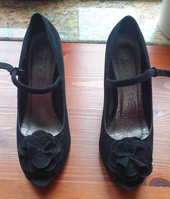 Pantofi cu toc si bareta,  piele, negri, marimea 36