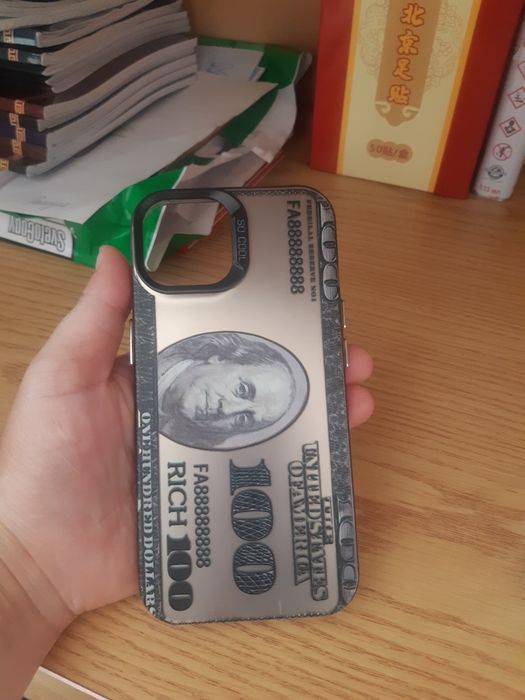 Чехлы на телефон