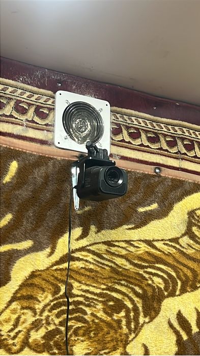 Гараж в обществе автомобилист.