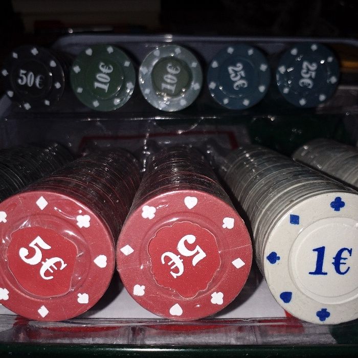 Set joc de poker 500 jetoane. Nou.