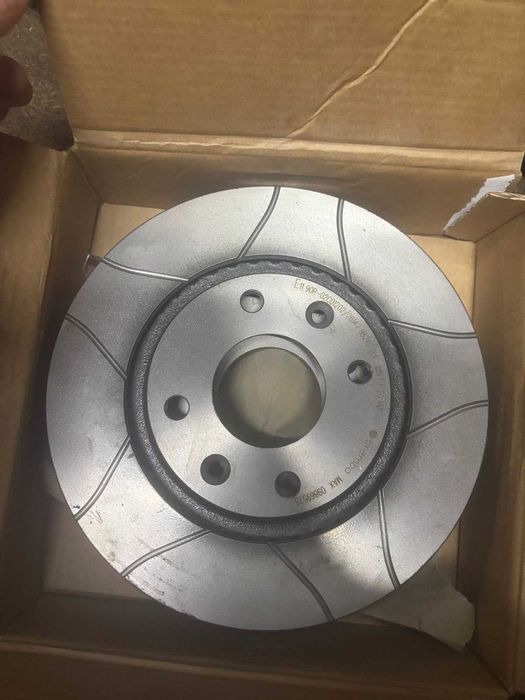 Продавам дискове и накладки Brembo/брембо за Peugeot / Citroen