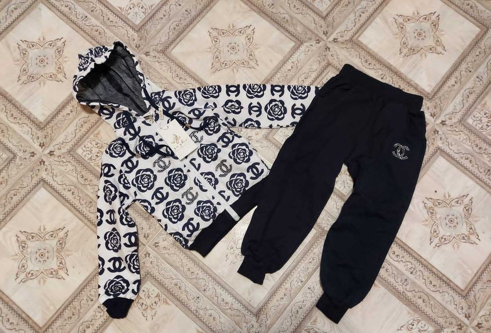 Спортивный костюм девочке