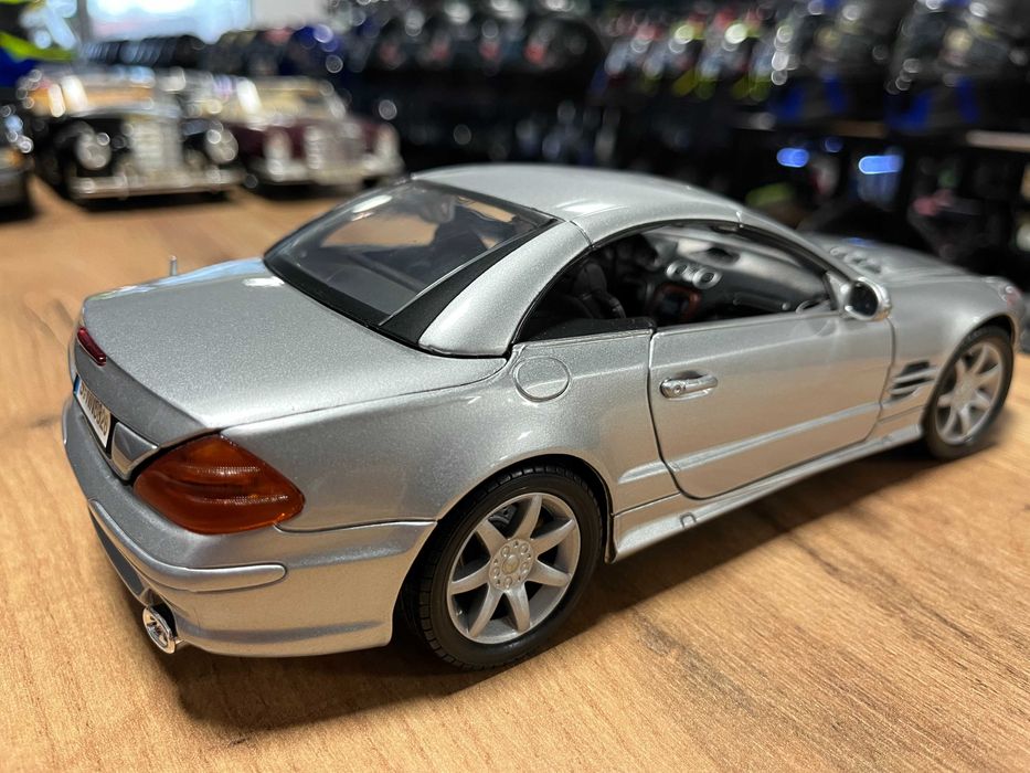 MOTOR MAX колекционерски модел MERCEDES SL500 ROADSTER 1999 г.1:18