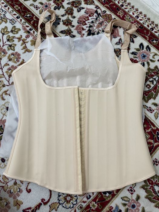 Женский корсет после липосакций