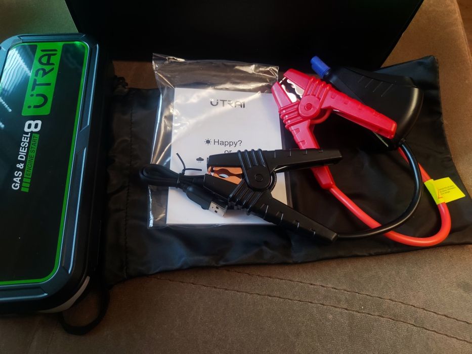 UTRAI Jump Starter JS-8 стартерно устройство