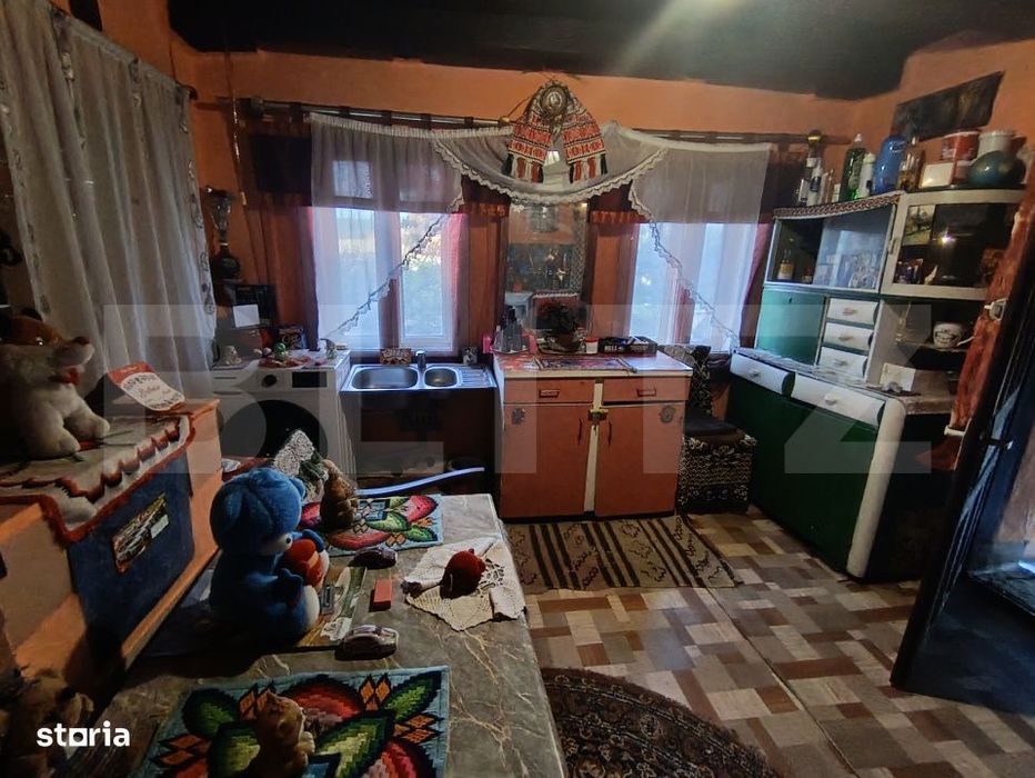 Casa cu 2 camere cu Anexe